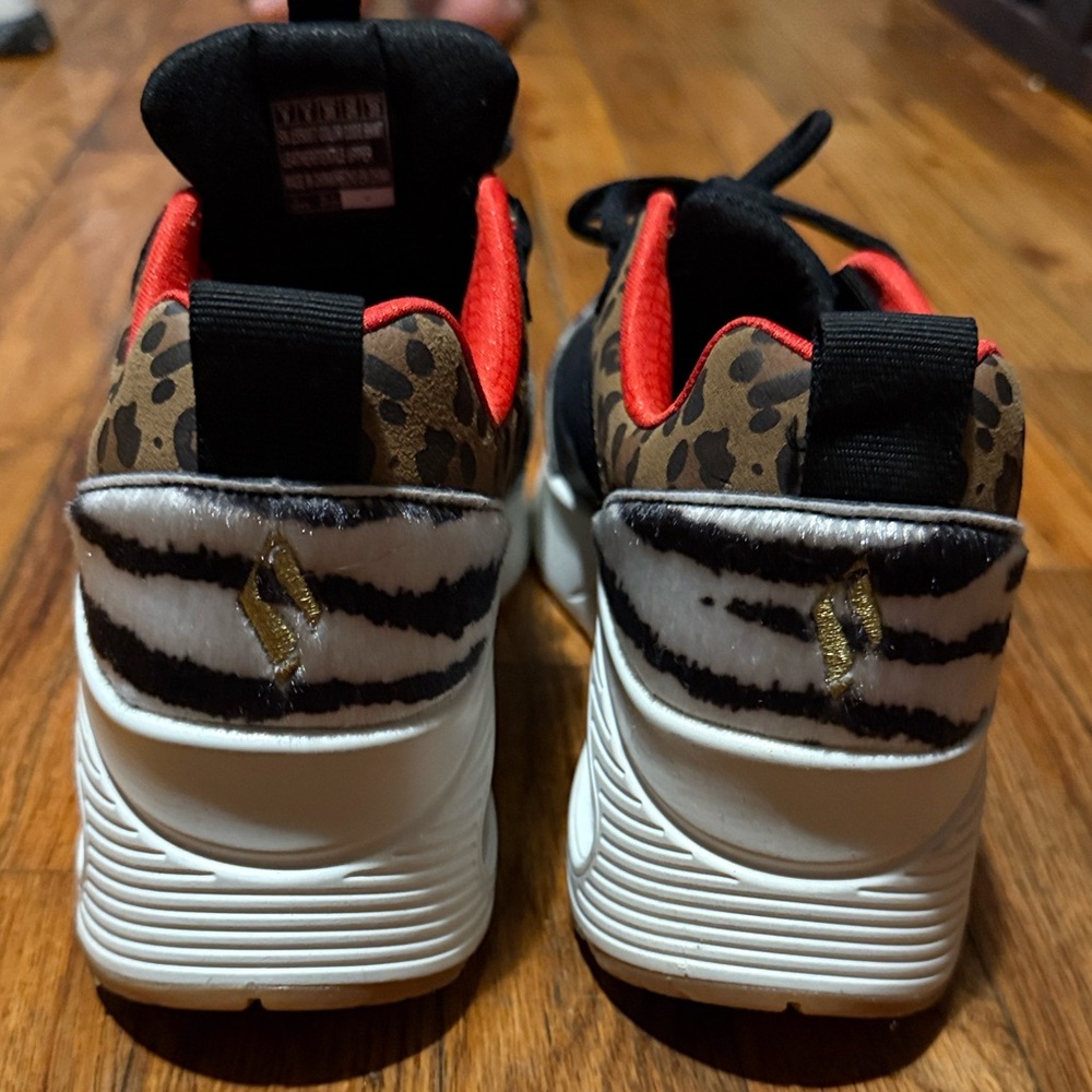 Skechers Uno Hi “The Hunt” animal print sneaker size 9 - Picture 4 of 9